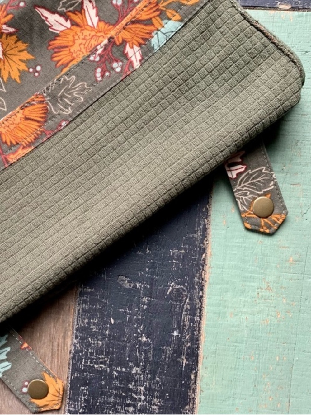 NWT Duluth XXL x31L Heirloom Gardening Lined Bib Overalls Loden Autumn Leaves - Picture 7 of 10
